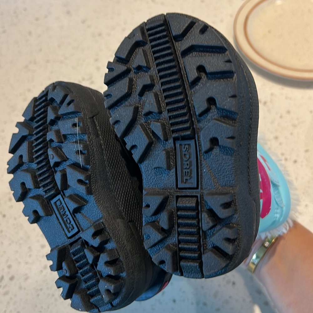 Sorel size 5 toddler shoes - Picture 2 of 2